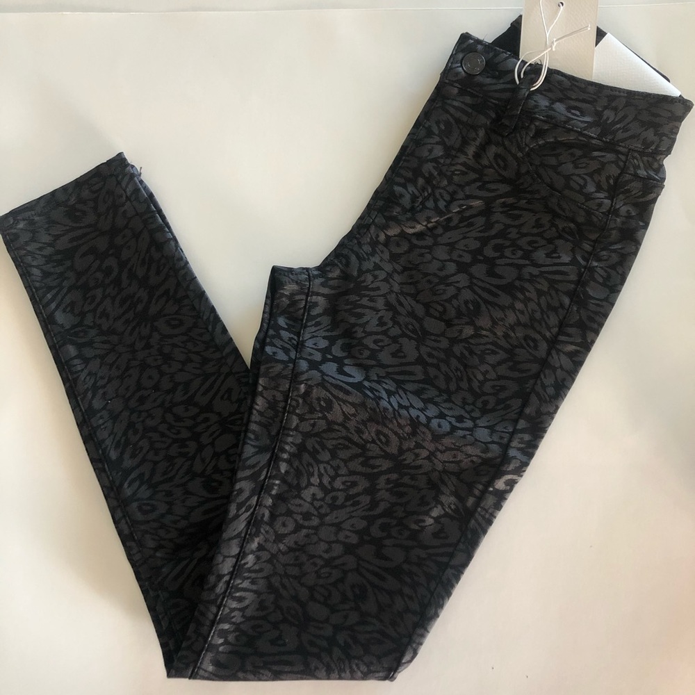 Mid Rise Crop Leopard Print Skinny